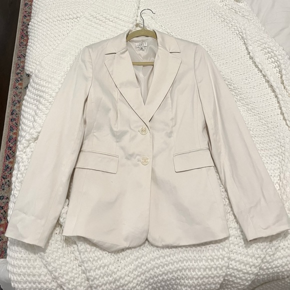Ann Taylor Blazer - Picture 1 of 2